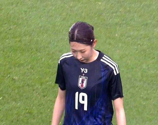 包含体坛午爆｜东亚杯中国女足今战日本，亚洲杯中国女篮今战新的词条
