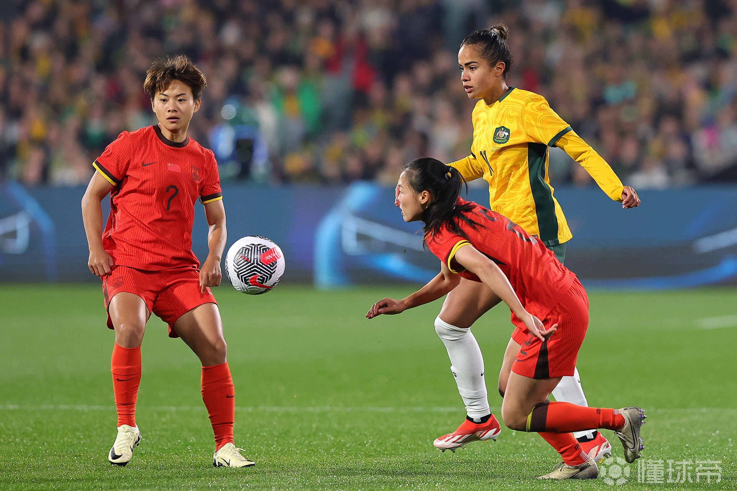 国际女足比赛中，中国队打出惊艳表现(中国女足10胜海地女足)